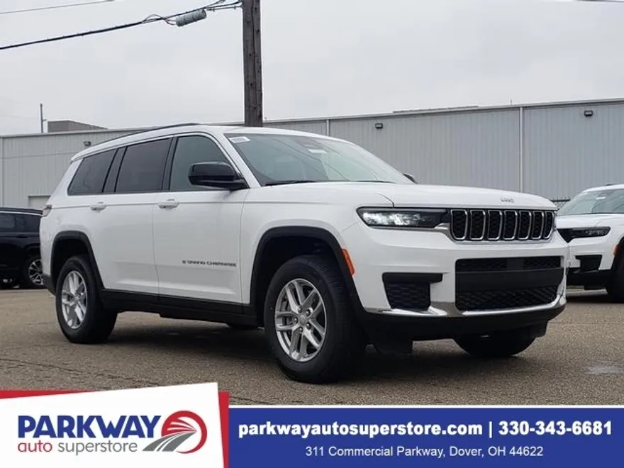 2025 Jeep Grand Cherokee Laredo Sport photo 1