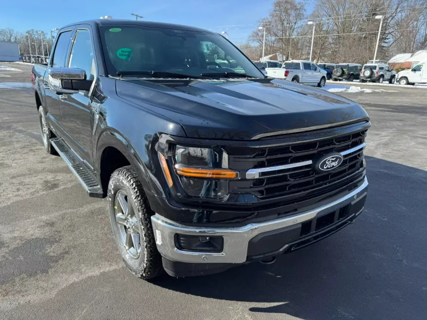 2025 Ford F-150 XLT photo 1
