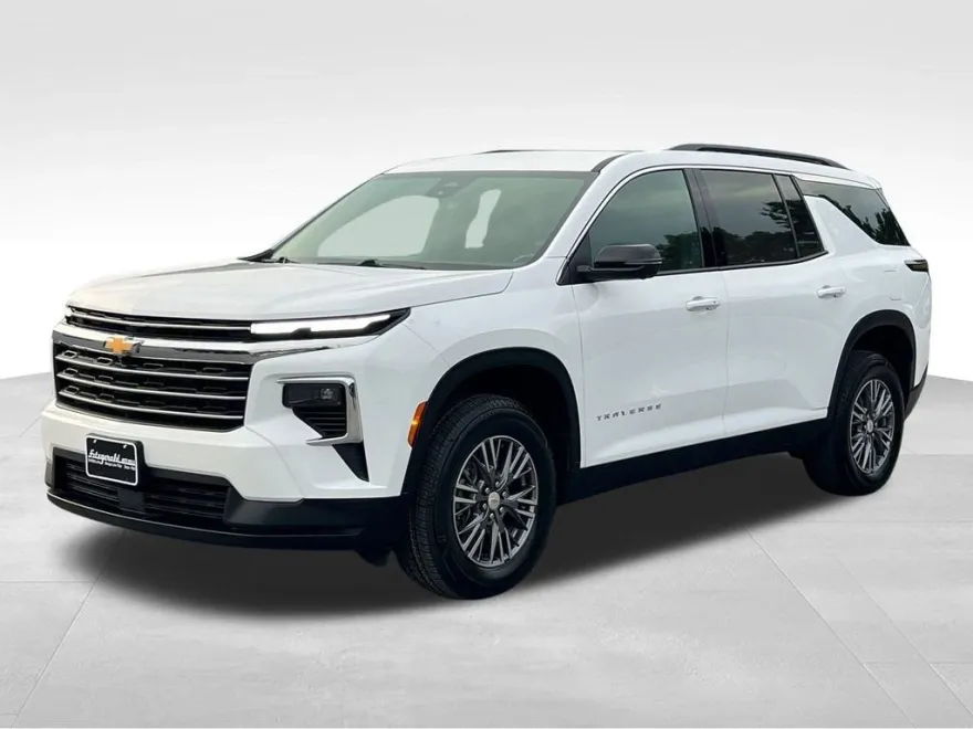 2024 Chevrolet Traverse 2LT photo 1