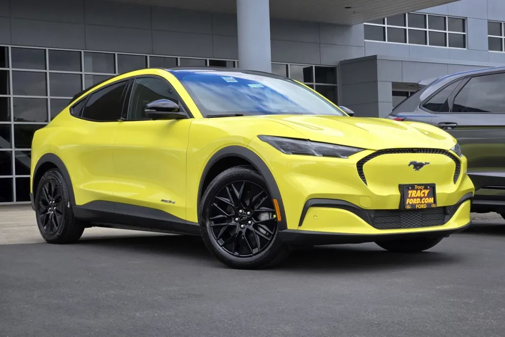 2025 Ford Mustang Mach-E Select photo 1
