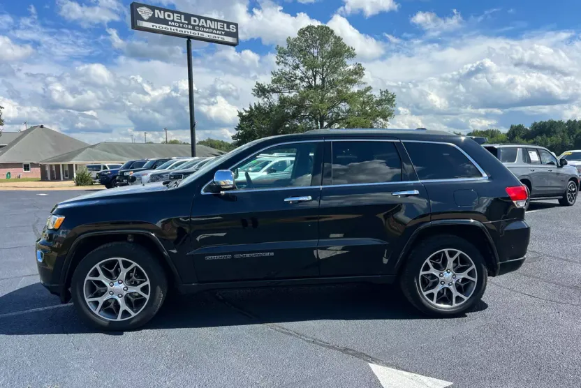 2020 Jeep Grand Cherokee Overland photo 1