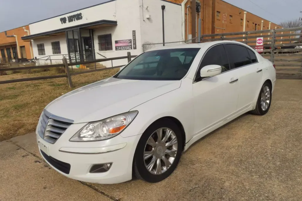 2011 Hyundai Genesis 3.8 photo 1