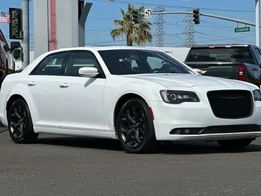 2021 Chrysler 300 LX photo 1
