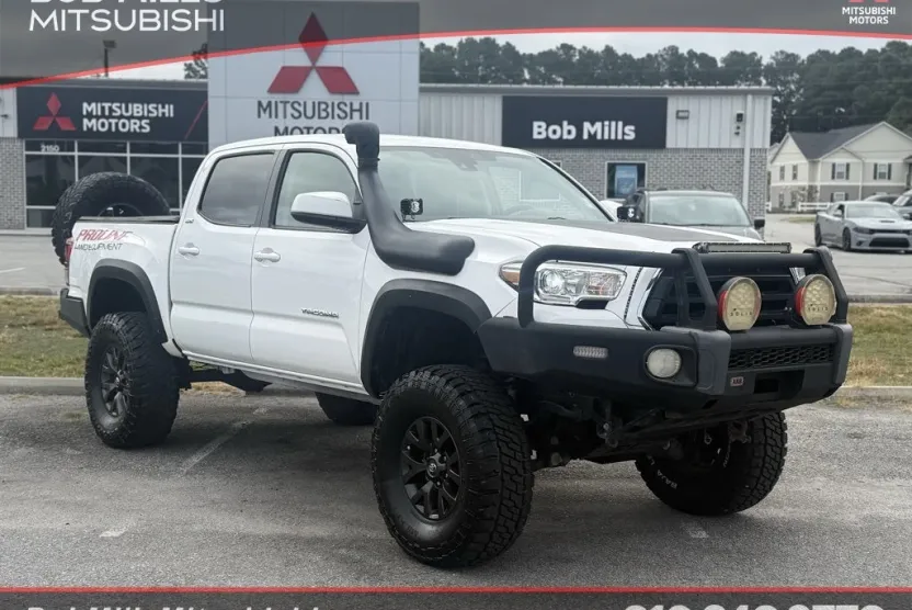 2021 Toyota Tacoma 4x4 SR photo 1