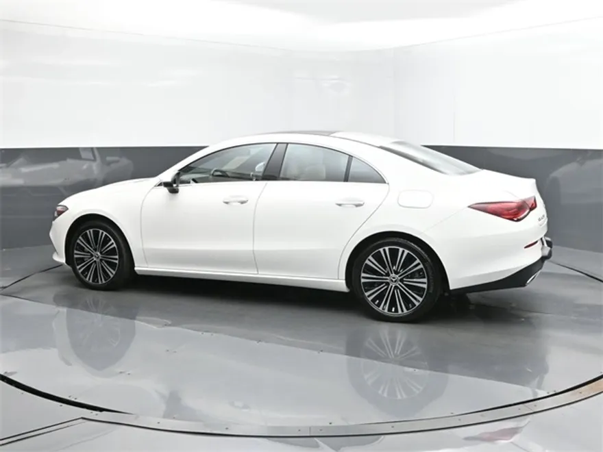 2023 Mercedes Benz CLA 250 4MATIC photo 1