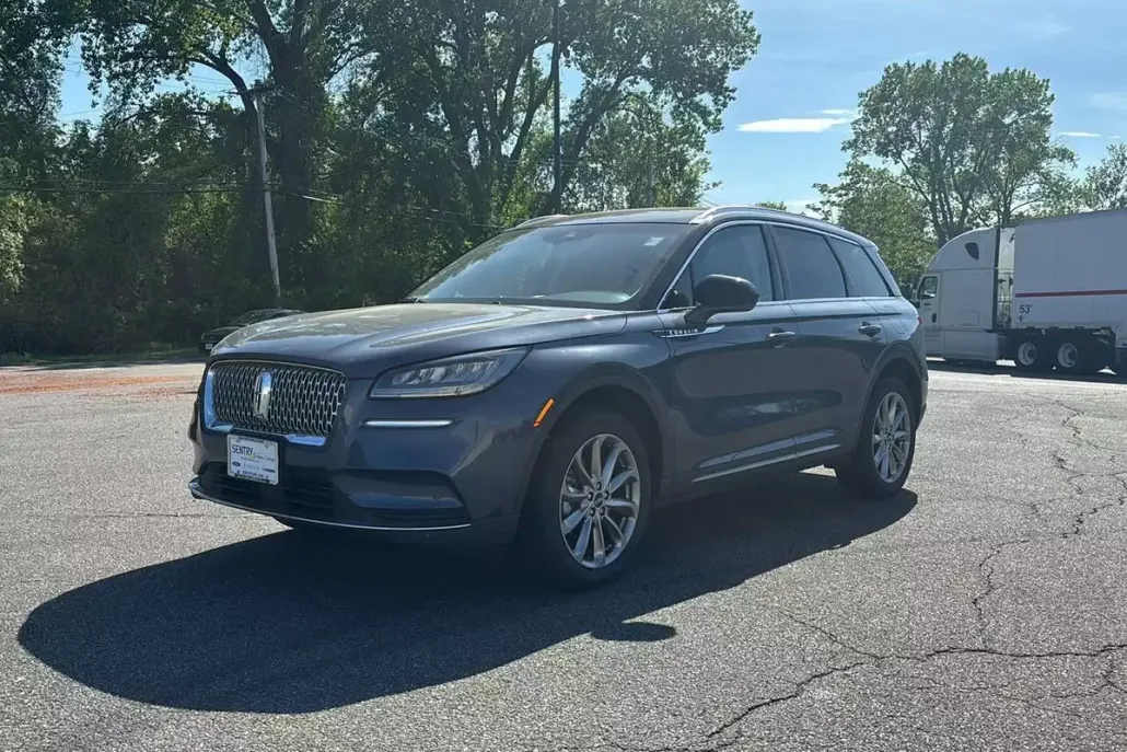 2022 Lincoln Corsair Standard photo 1