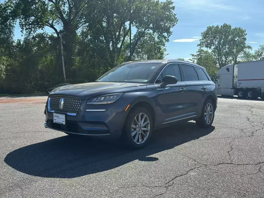 2022 Lincoln Corsair Standard photo 1