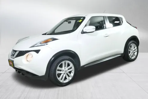 2015 Nissan Juke S photo 3