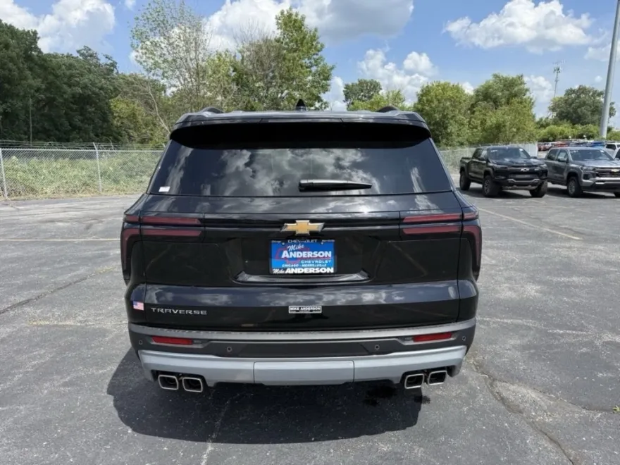 2026 Chevrolet Traverse photo 1
