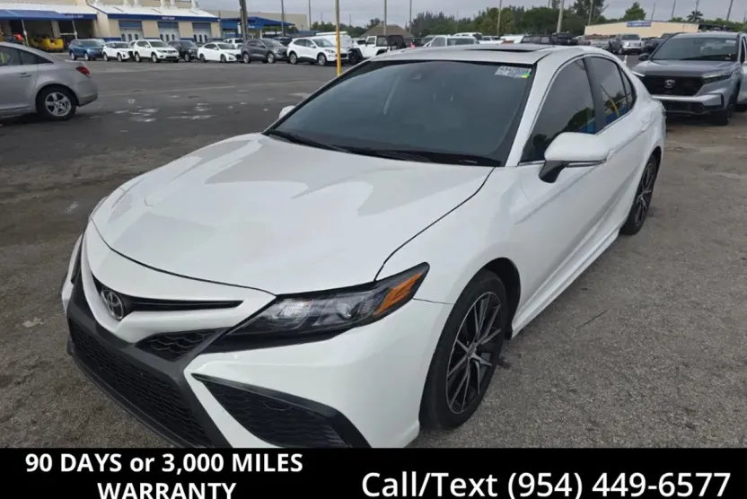 2024 Toyota Camry SE photo 1