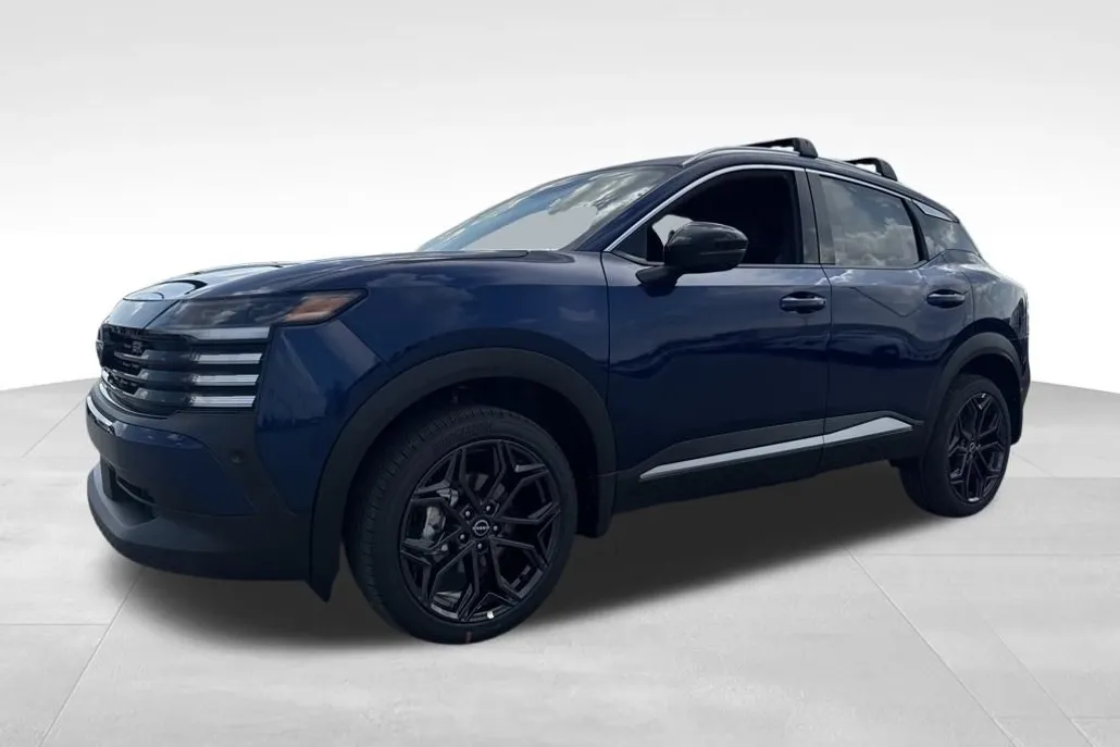 2026 Nissan Kicks SR photo 1