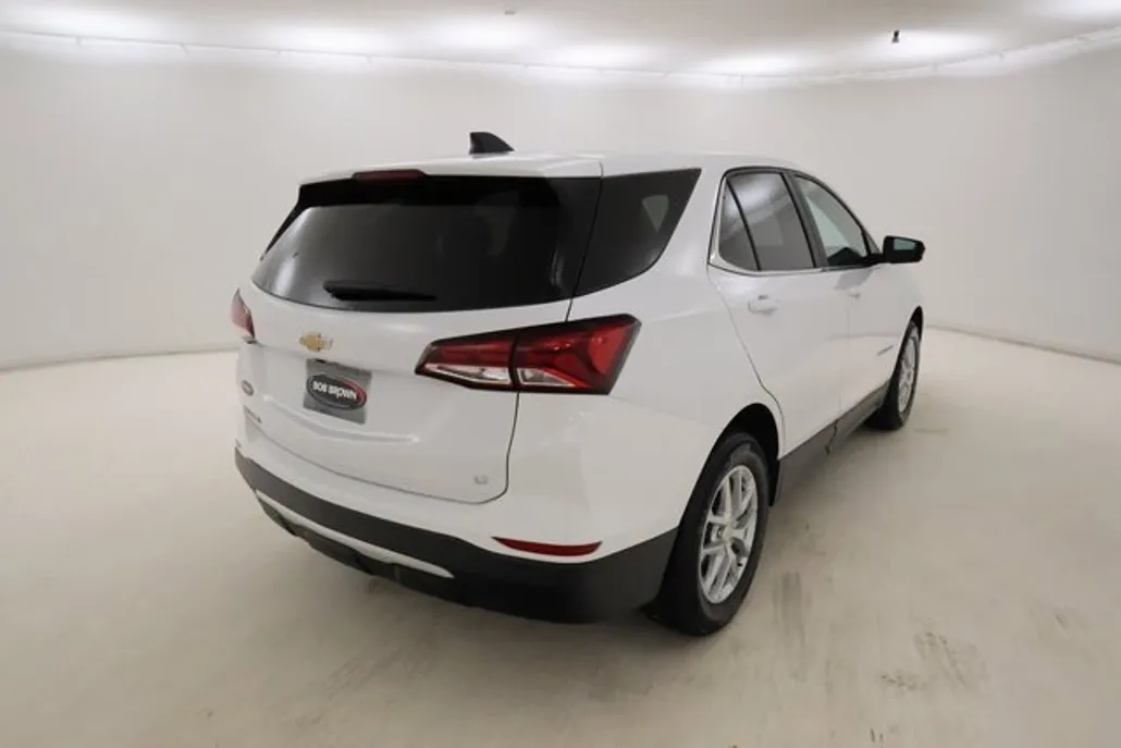 2022 Chevrolet Equinox LT photo 1