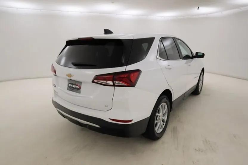 2022 Chevrolet Equinox LT photo 1
