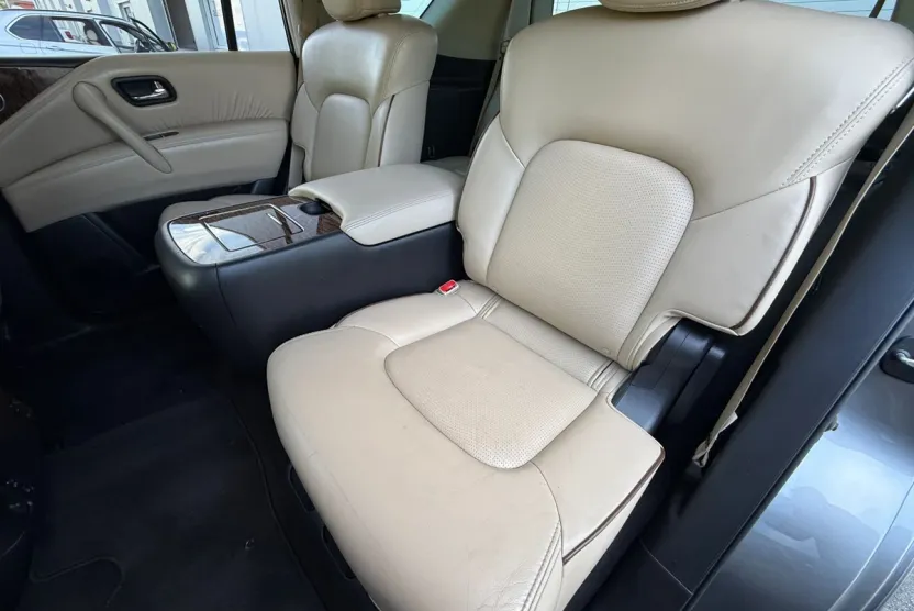 2018 Nissan Armada Platinum photo 1