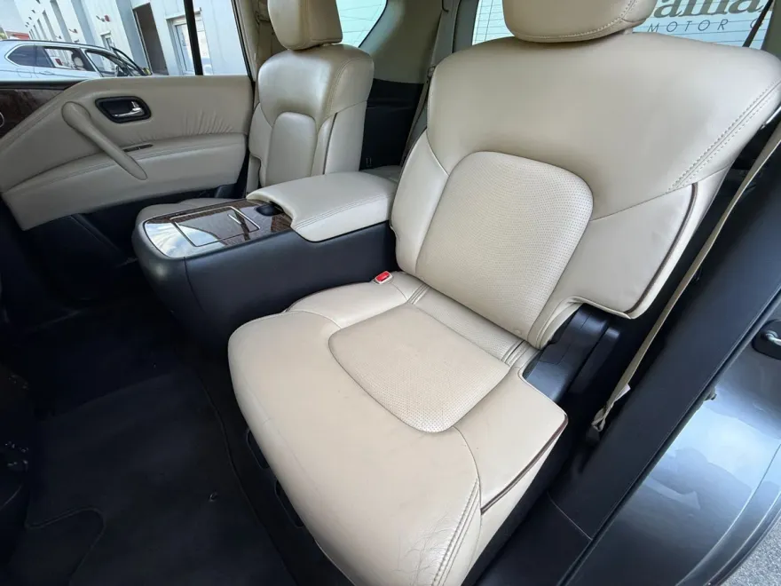 2018 Nissan Armada Platinum photo 1