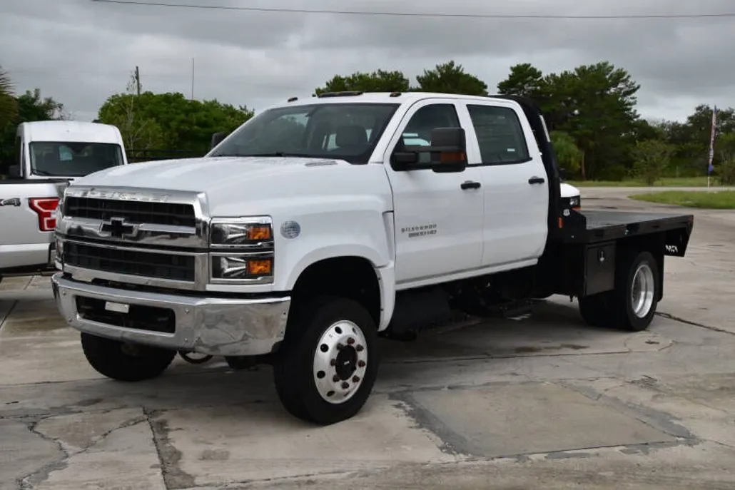 2019 Chevrolet Silverado 5500HD photo 1