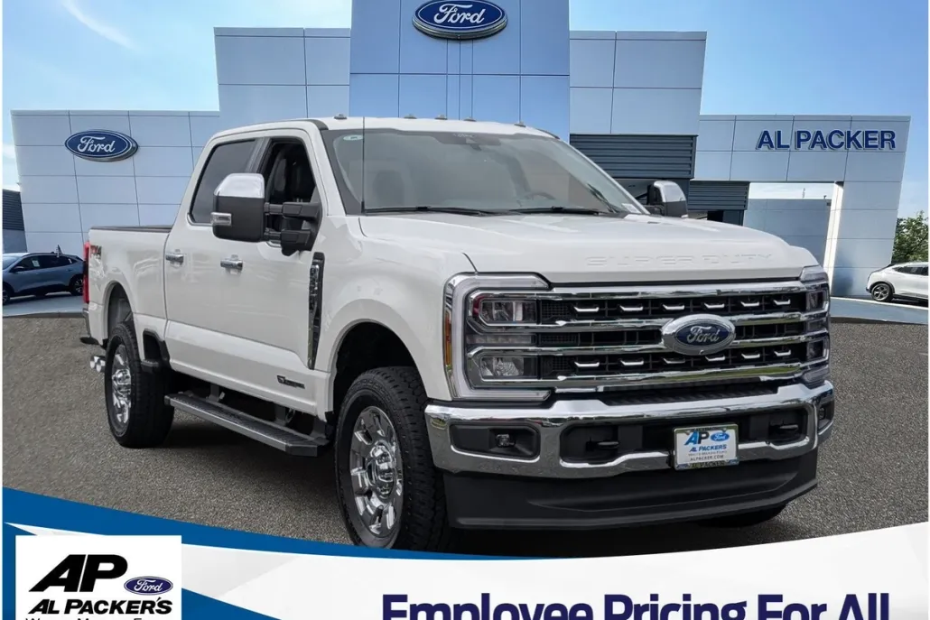 2025 Ford F-350 Lariat photo 1