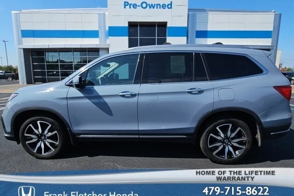 2022 Honda Pilot Touring photo 1