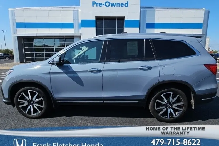 2022 Honda Pilot Touring photo 1