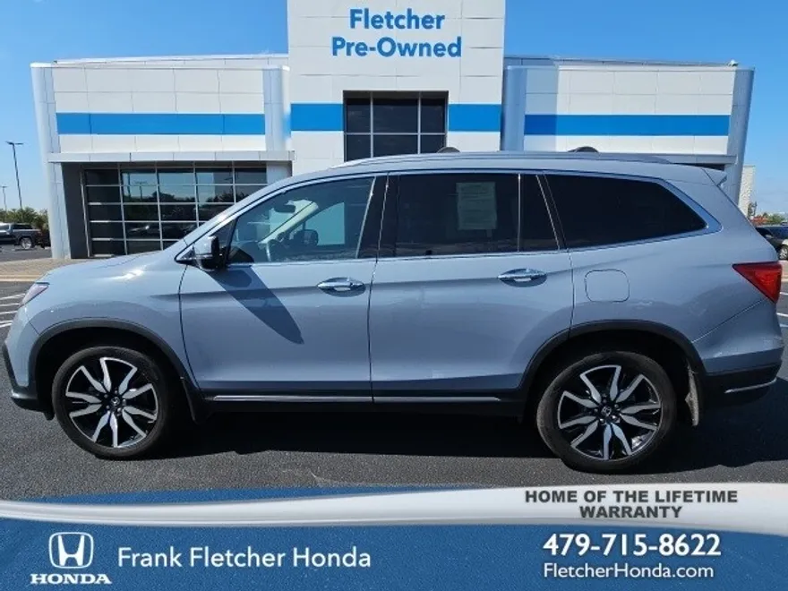 2022 Honda Pilot Touring photo 1