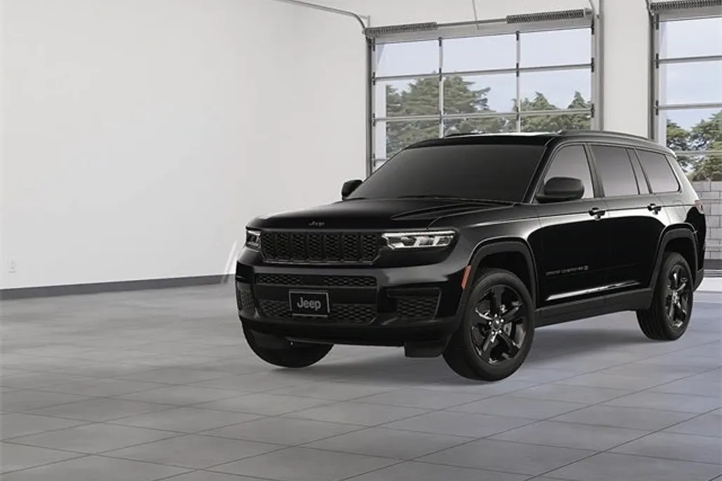 2025 Jeep Grand Cherokee Altitude photo 1