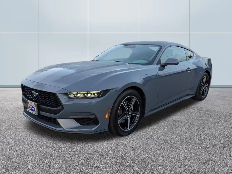 2025 Ford Mustang EcoBoost photo 1