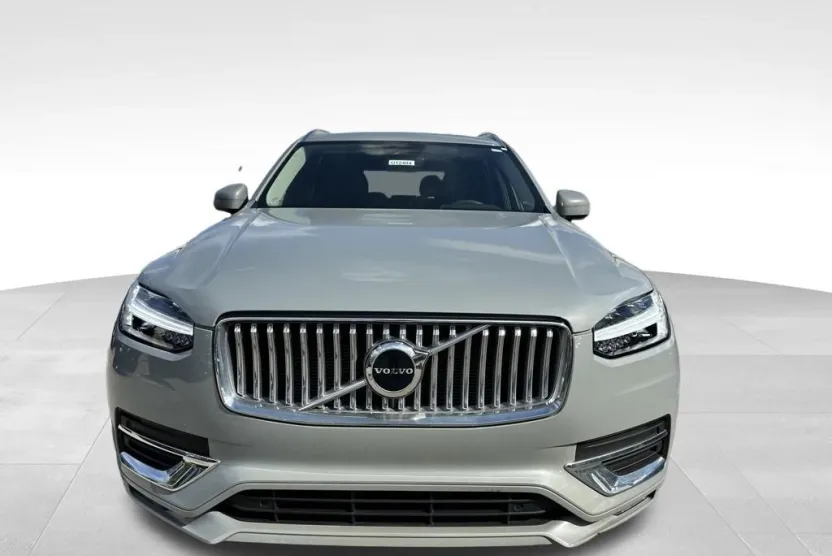 2024 Volvo XC90 B5 Core AWD photo 1