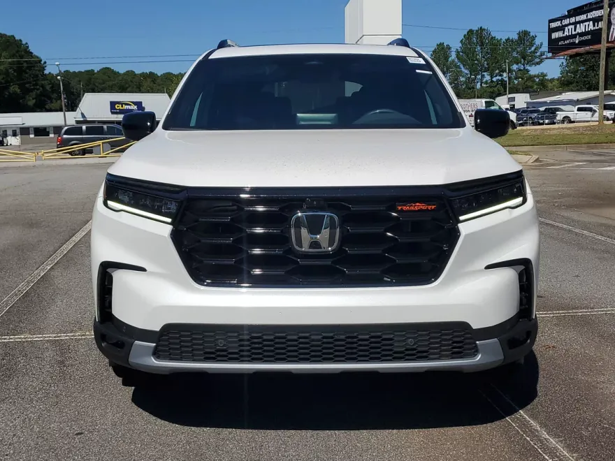 2025 Honda Pilot TrailSport photo 1