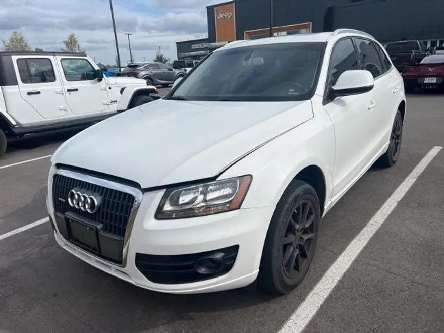 2011 Audi Q5 2.0T Premium photo 1