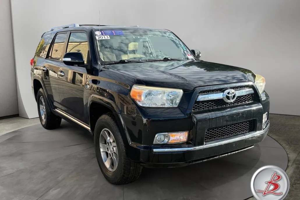 2013 Toyota 4Runner SR5 photo 1