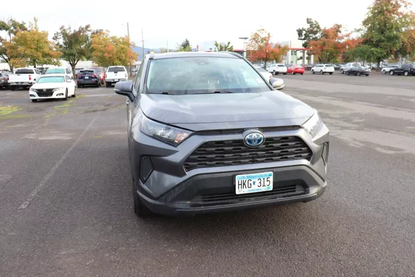 2021 Toyota RAV4 Hybrid LE photo 1