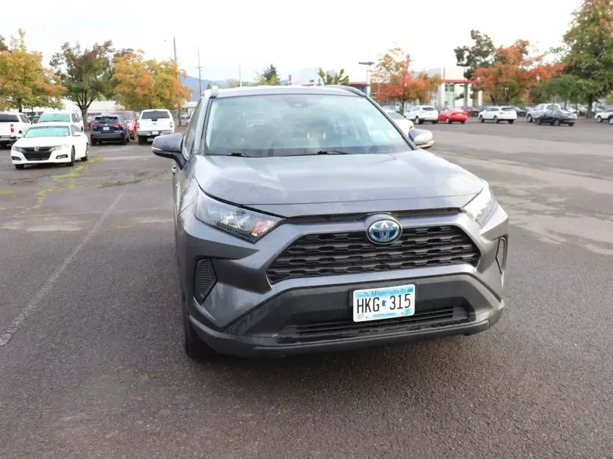 2021 Toyota RAV4 Hybrid LE photo 1