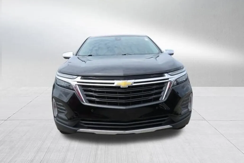 2023 Chevrolet Equinox LT photo 1
