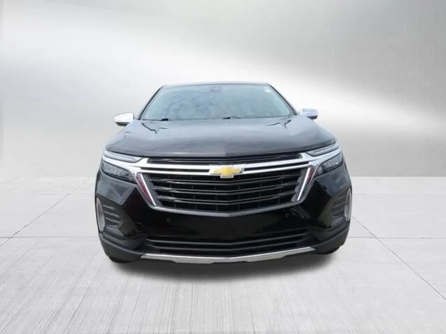 2023 Chevrolet Equinox LT photo 1