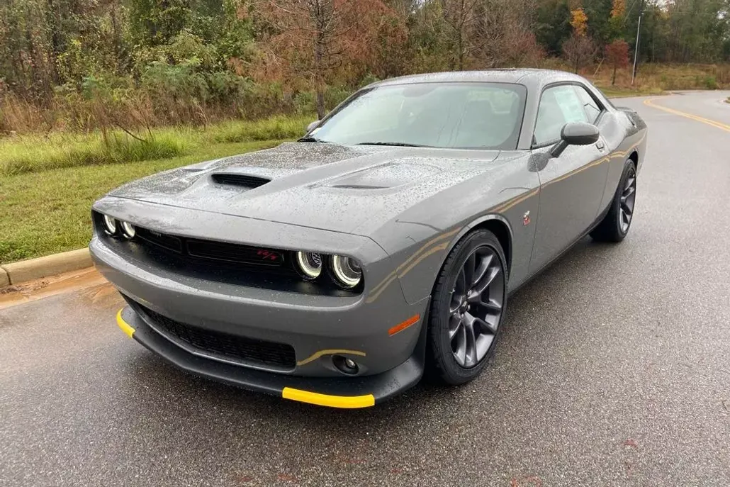 2023 Dodge Challenger R/T Scat Pack photo 1
