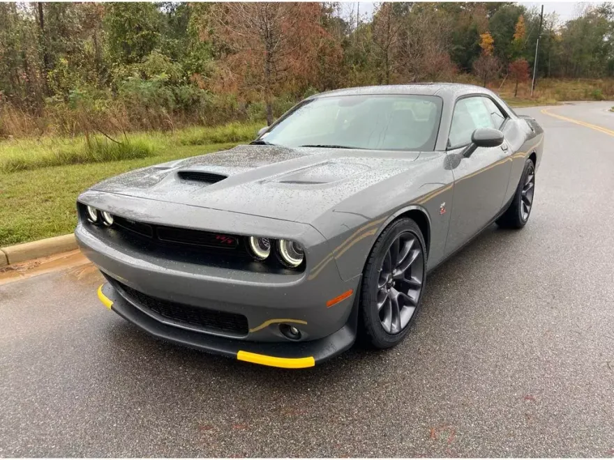 2023 Dodge Challenger R/T Scat Pack photo 1