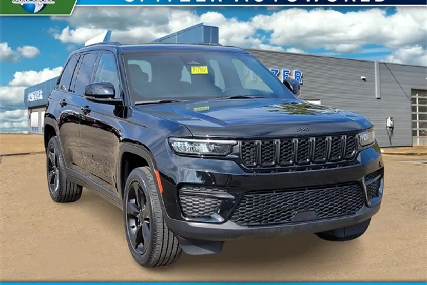 2022 Jeep Grand Cherokee Altitude photo 1