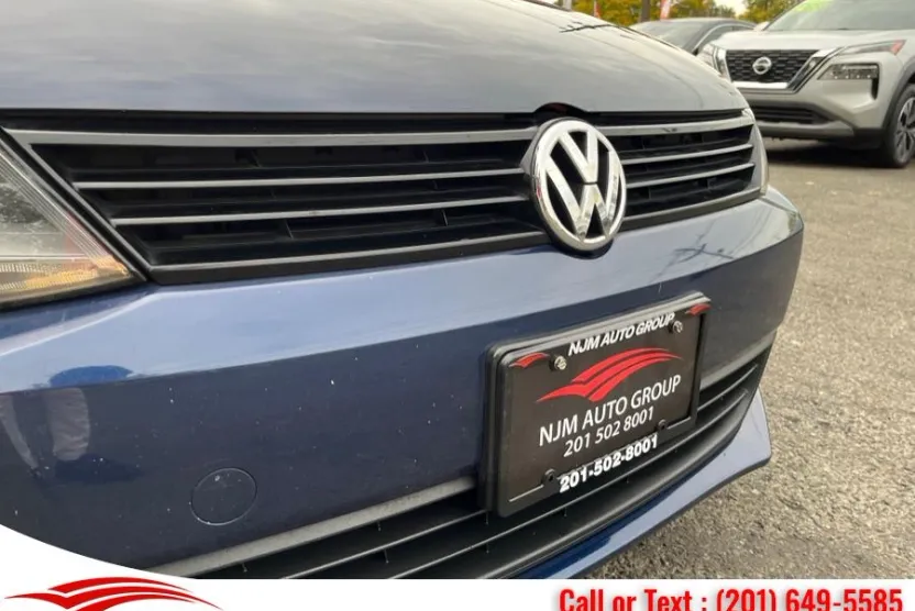 2011 Volkswagen Jetta SE photo 1
