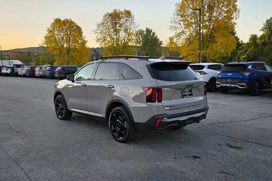 2025 Kia Sorento X-Line EX photo 1