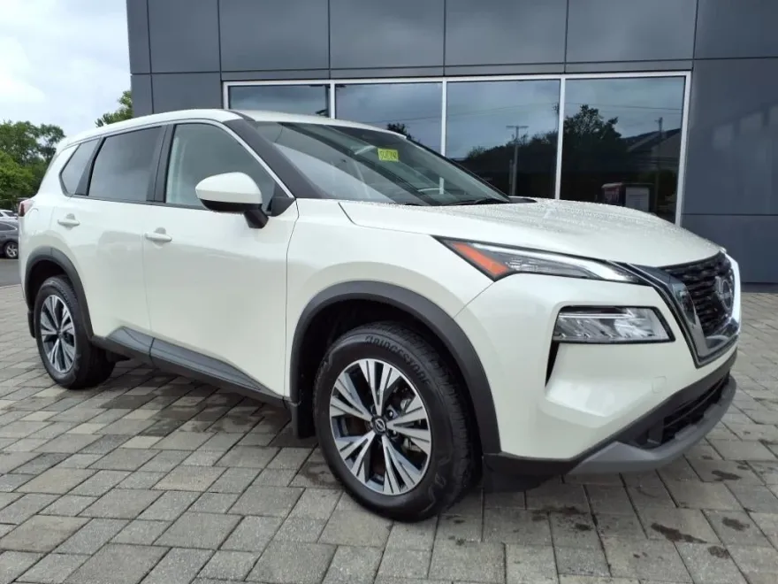 2023 Nissan Rogue SV photo 1