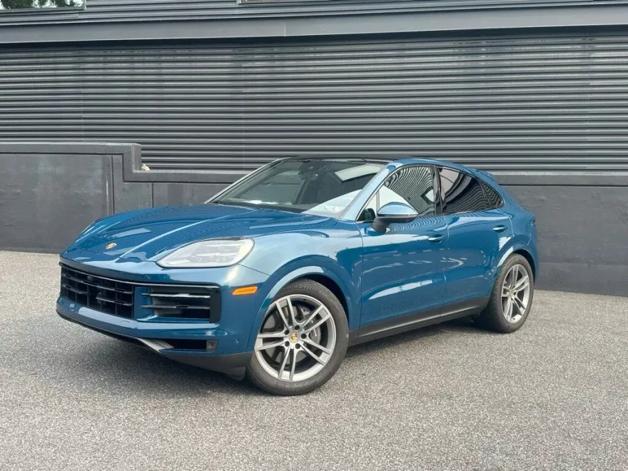 2024 Porsche Cayenne Coupe photo 1