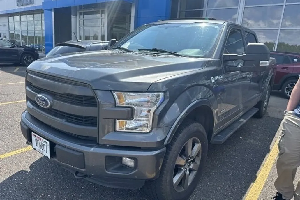 2016 Ford F-150 Lariat photo 1