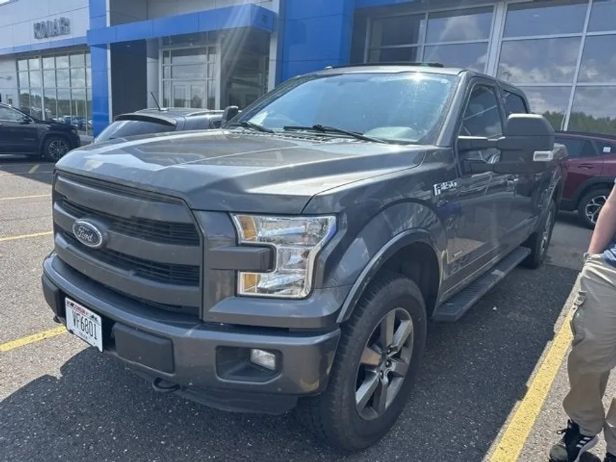 2016 Ford F-150 Lariat photo 1