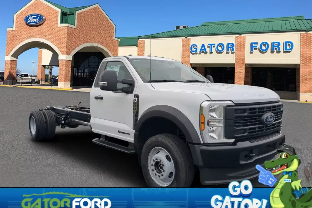 2024 Ford F-600 photo 1