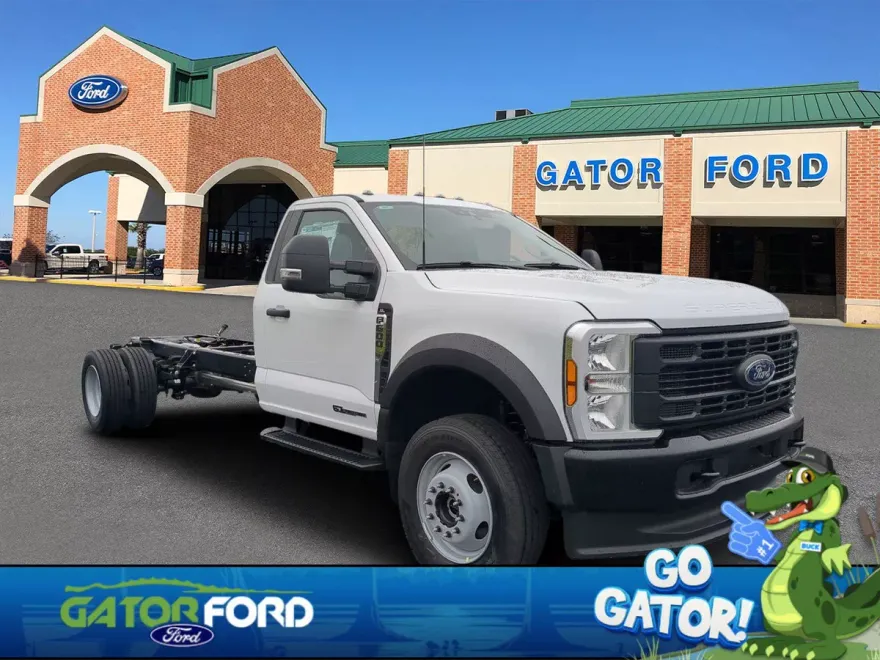 2024 Ford F-600 photo 1