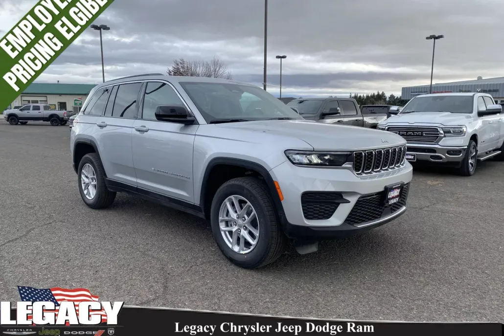 2025 Jeep Grand Cherokee Laredo X photo 1
