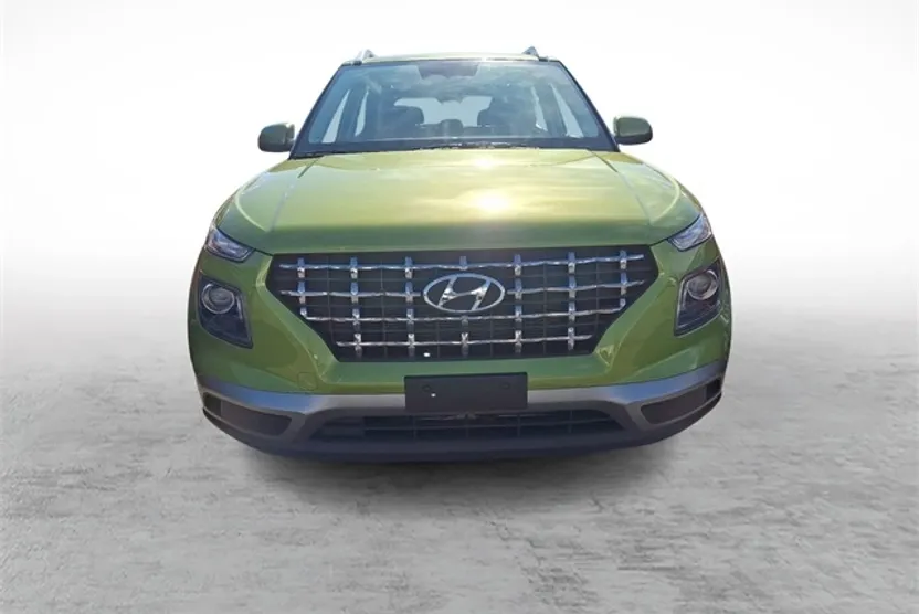2024 Hyundai Venue SEL photo 1
