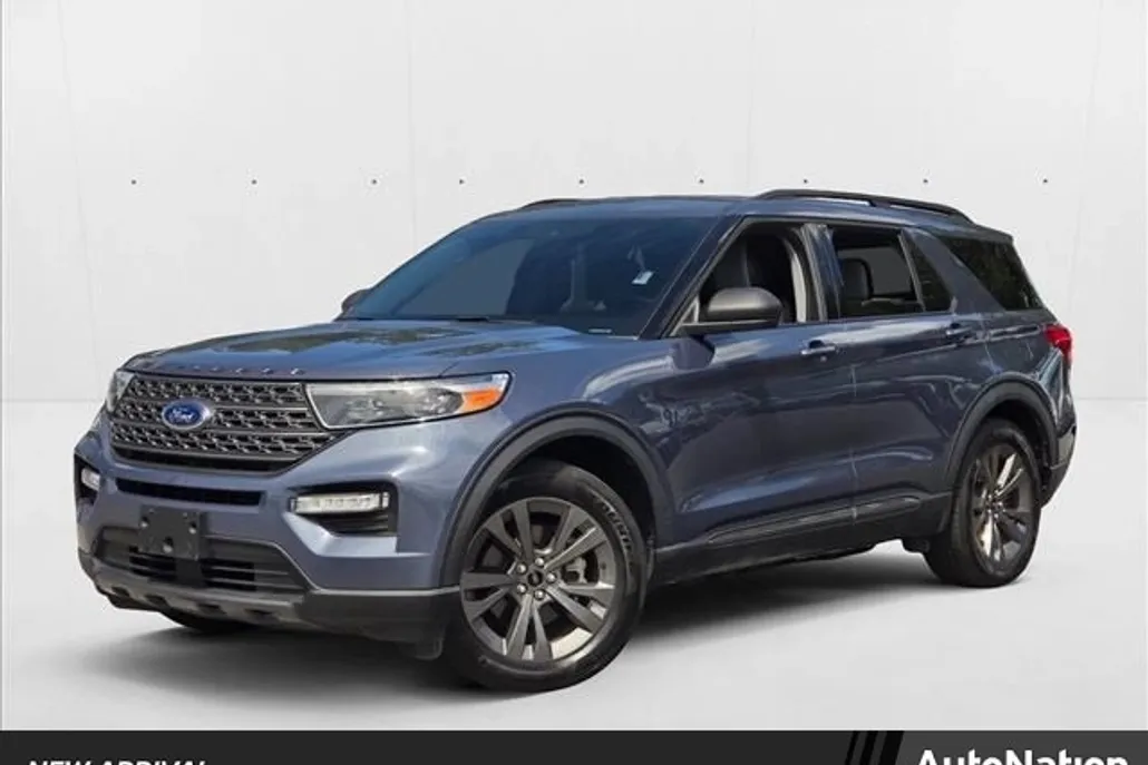 2021 Ford Explorer XLT photo 1