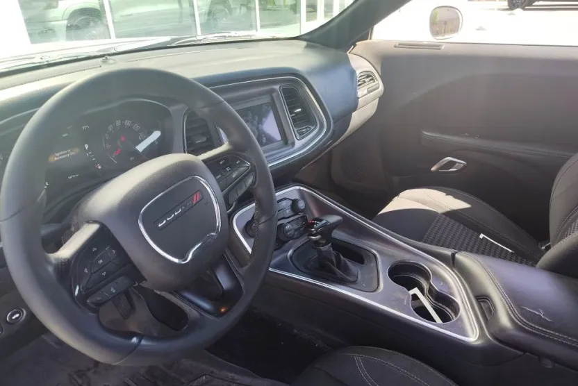 2018 Dodge Challenger SXT photo 1