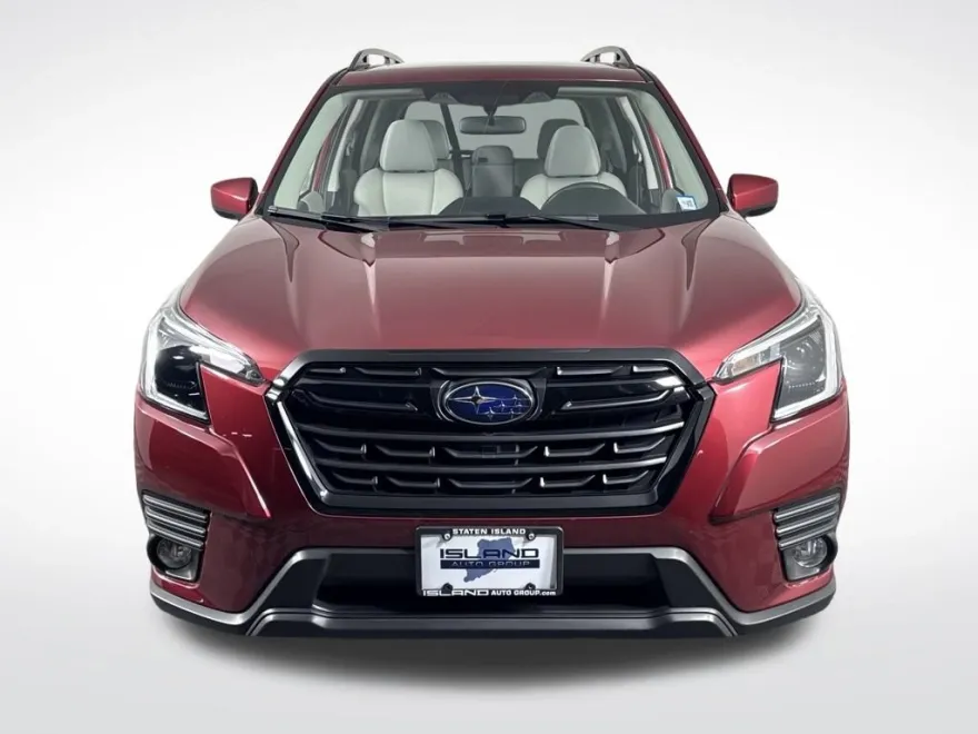 2022 Subaru Forester Premium photo 1